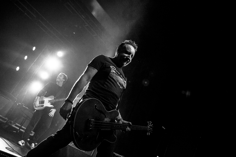 Illustration for article titled Photos Of Peter Hook And The Light